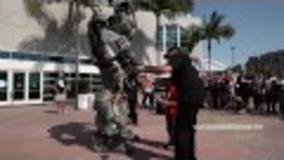 Timid Little Girl Meets Awesome Comic-Con Mech. Cuteness Ensues.
